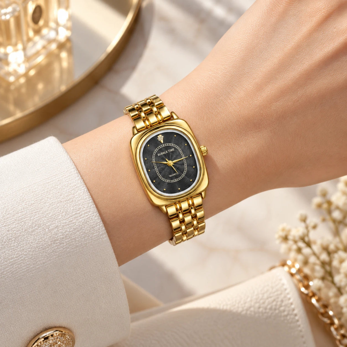 Leila Noir Gold Watch